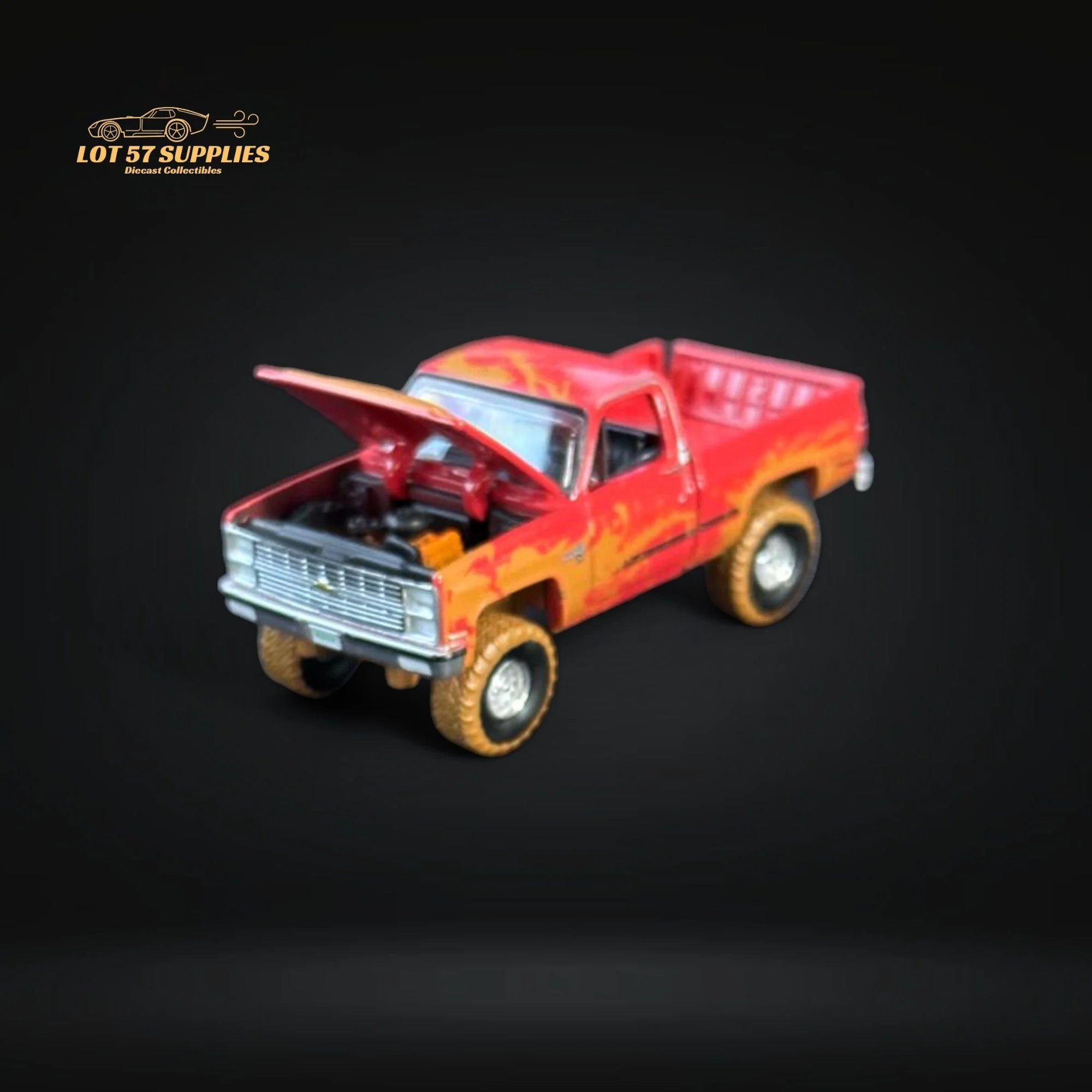 Auto World 1983 Chevrolet Silverado K10 4x4 Muddy LIFTED Squarebody 1:64 BUNDLE 1:64 - Image 3